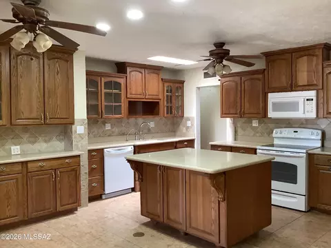 Kitchen - 300 N Bowie Ave, Willcox, AZ 85643 photo 2 of 8