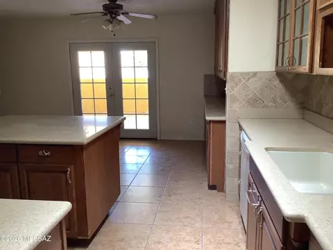 Kitchen - 300 N Bowie Ave, Willcox, AZ 85643 photo 5 of 8