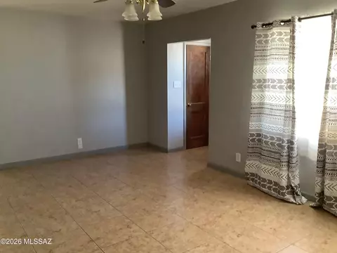 Living - 300 N Bowie Ave, Willcox, AZ 85643 photo 2 of 6