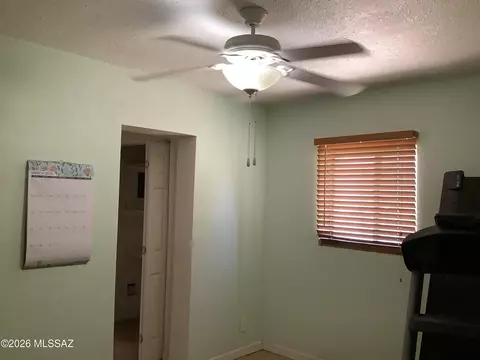 Bedroom - 300 N Bowie Ave, Willcox, AZ 85643 photo 4 of 4