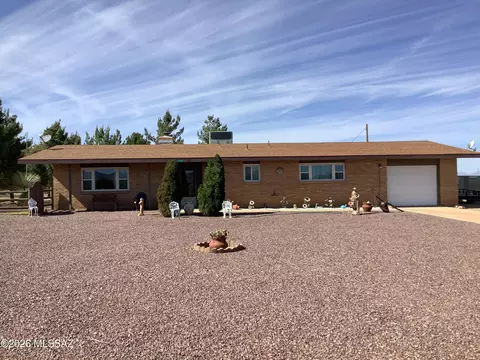 133 E Lehigh St, Pearce, AZ 85625