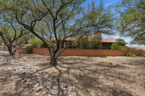 3910 S Via Del Ruisenor, Green Valley, AZ 85622