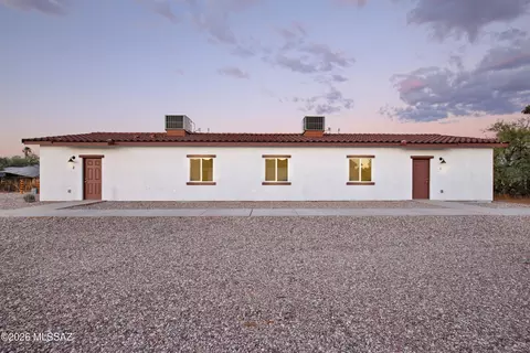 370 E Corona Rd, Tucson, AZ 85756