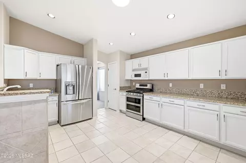 Kitchen - 8859 E Maxwell Dr, Tucson, AZ 85747 photo 4 of 6