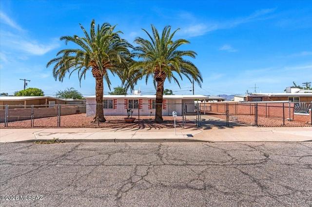 1231 E Missouri St, Tucson, AZ 85714