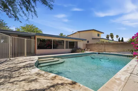 Exterior - 5951 Eli St, Tucson, AZ 85711 photo 6 of 7