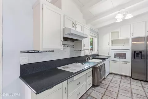 Kitchen - 5951 Eli St, Tucson, AZ 85711 photo 2 of 5
