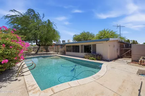 Exterior - 5951 Eli St, Tucson, AZ 85711 photo 7 of 7