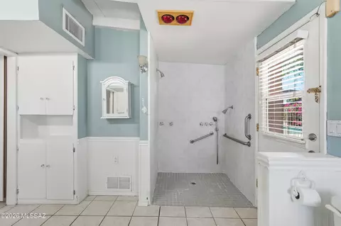 Bath - 5951 Eli St, Tucson, AZ 85711 photo 3 of 4