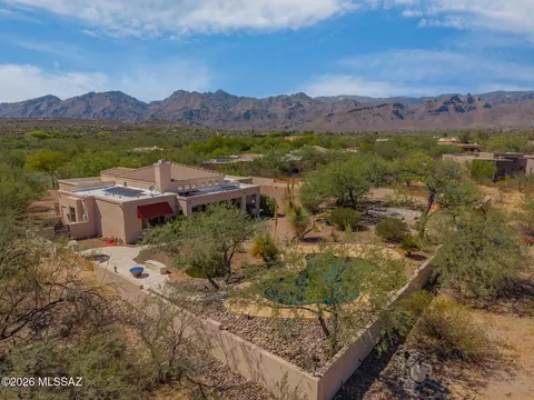 8756 E Bear Paw Pl, Tucson, AZ 85749