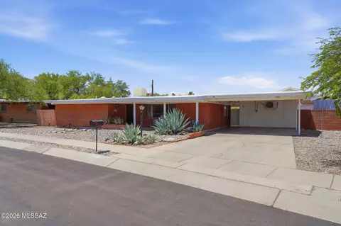 8812 E Mcclellan St, Tucson, AZ 85710