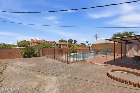 Exterior - 8812 E Mcclellan St, Tucson, AZ 85710 photo 7 of 10