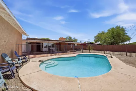 Exterior - 8812 E Mcclellan St, Tucson, AZ 85710 photo 9 of 10