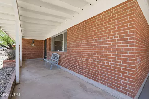 Exterior - 8812 E Mcclellan St, Tucson, AZ 85710 photo 3 of 10