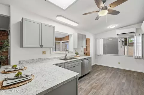 Kitchen - 8812 E Mcclellan St, Tucson, AZ 85710 photo 4 of 6