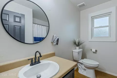 Bath - 3703 E Capriole Pl, Tucson, AZ 85739 photo 4 of 4