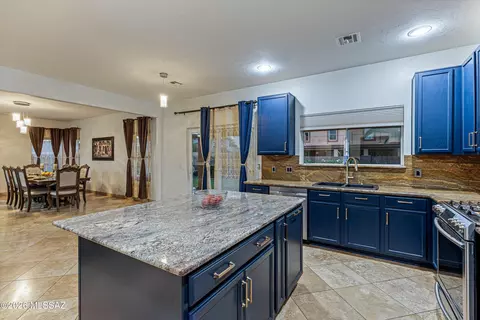 Kitchen - 3703 E Capriole Pl, Tucson, AZ 85739 photo 6 of 7