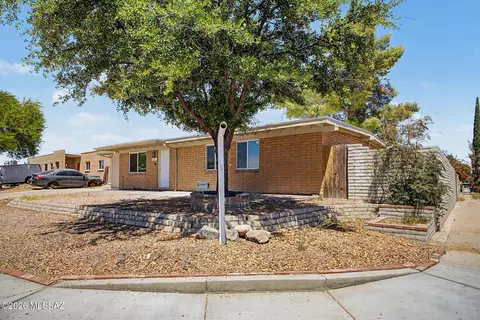 7841 E Longleaf Pl, Tucson, AZ 85730 photo 4