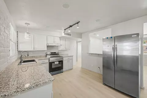 7841 E Longleaf Pl, Tucson, AZ 85730 photo 1