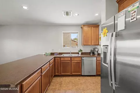 Kitchen - 736 S Porter Routh Pl, Vail, AZ 85641 photo 3 of 3