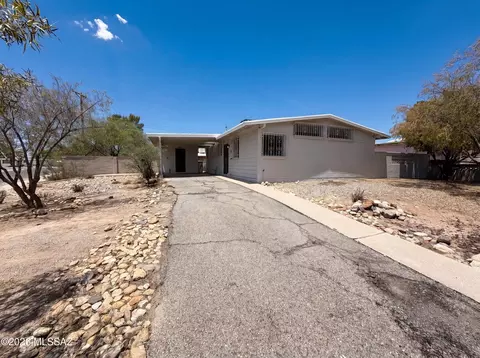 2901 N Cloverland Ave, Tucson, AZ 85712
