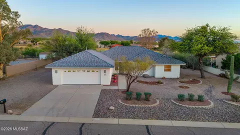 564 E Drawdown Trl, Vail, AZ 85641