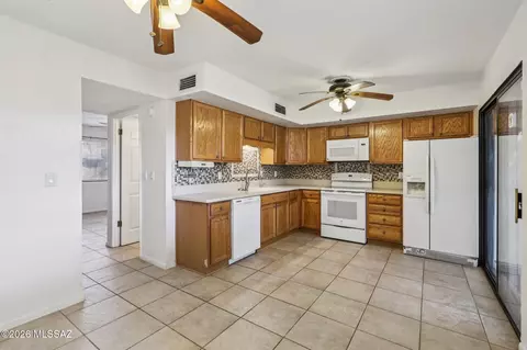 1378 S Avenida Polar #L-3, Tucson, AZ 85710