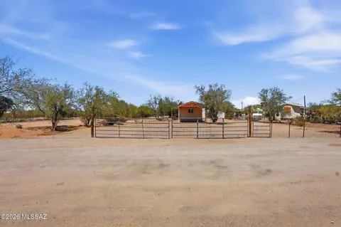 6811 N Guthrie Rd, Tucson, AZ 85743