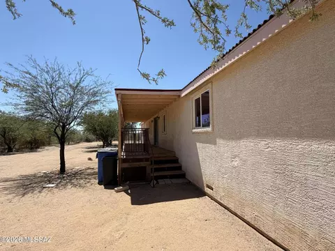 6811 N Guthrie Rd, Tucson, AZ 85743