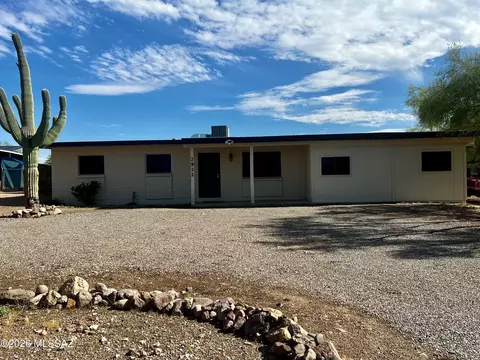 2922 W Ironwood Hill Dr, Tucson, AZ 85745