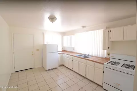 2633 E Silver St, Tucson, AZ 85716 photo 2