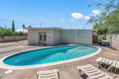 Exterior - 5933 E 34th St, Tucson, AZ 85711 photo 4 of 4