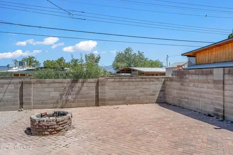Exterior - 5933 E 34th St, Tucson, AZ 85711 photo 2 of 4