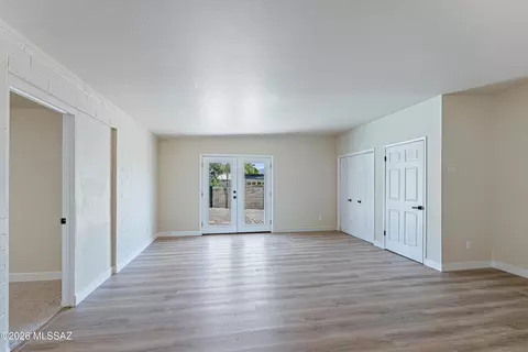 Living - 5933 E 34th St, Tucson, AZ 85711 photo 4 of 5