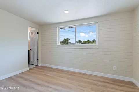 Bedroom - 5933 E 34th St, Tucson, AZ 85711 photo 4 of 7