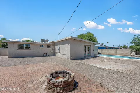 Exterior - 5933 E 34th St, Tucson, AZ 85711 photo 3 of 4