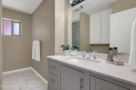 Bath - 5338 E 2nd St, Tucson, AZ 85711 photo 2 of 3