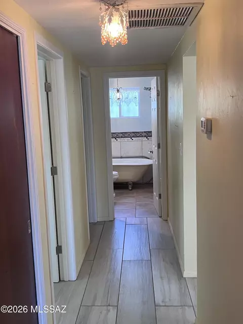 Entry Way - 4540 E 8th St, Tucson, AZ 85711 photo 1 of 2