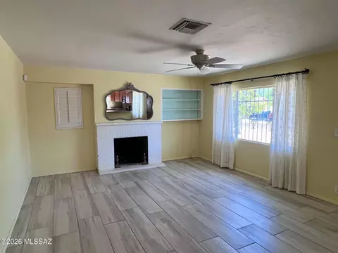 Living - 4540 E 8th St, Tucson, AZ 85711 photo 2 of 7