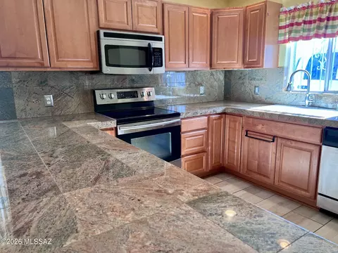 Kitchen - 4540 E 8th St, Tucson, AZ 85711 photo 1 of 7