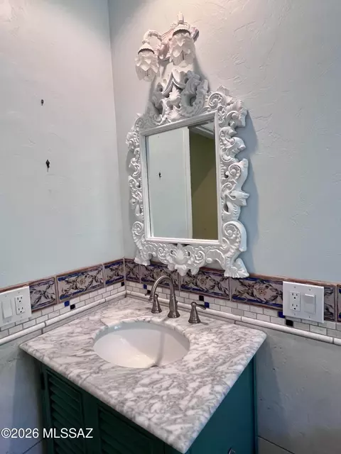 Bath - 4540 E 8th St, Tucson, AZ 85711 photo 6 of 9