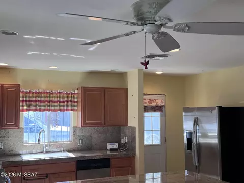 Kitchen - 4540 E 8th St, Tucson, AZ 85711 photo 6 of 7