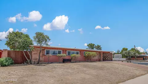 8302 E Koralee Pl, Tucson, AZ 85710