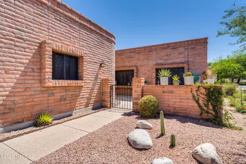 8564 N Candlewood Loop, Tucson, AZ 85704 photo 5