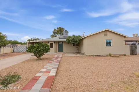 5525 E 24th St, Tucson, AZ 85711
