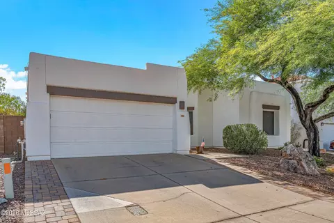 721 N Promontory Dr, Tucson, AZ 85748