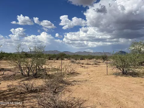 11350 W Peaceful Ln, Tucson, AZ 85735