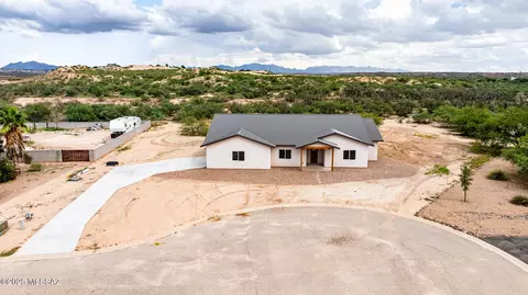 1297 E Old Homestead Rd, Benson, AZ 85602