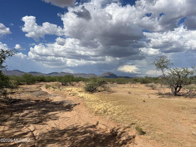 11150 W Peaceful Ln, Tucson, AZ 85735