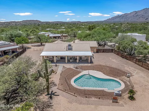 4940 N Castle Ridge Rd, Tucson, AZ 85749